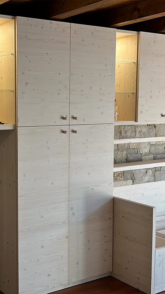 Armadio In Legno Bergamo Clusone 05